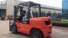 2 tons diesel forklift trucks