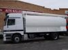 Truck with bulk feed tank for animals 2 axles