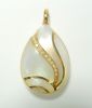 18k gold mother of pearl pendant