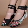 Exquisite Chinese Traditional Process Women Embroidered Shoes Lady Comfortable Cloth Shoes Casual Shoes Inside Increased Shoes