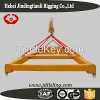 Train carriage lifting spreader beam