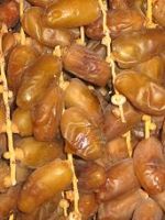 ORGANICS Deglet Nour DATES with Branch From Algeria. Cat: EXTRA
