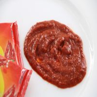 chilli , pepper sauce with 30g sachet
