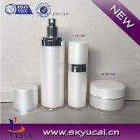 Promotional sell cosmetics container Luxury acrylic cream 50ml cream jar 50ml golden packaging acrylic water bottle