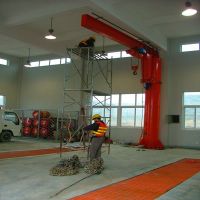 Floor mounted pillar hoist small jib crane price