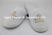 5 star hotel slippers for bedroom with embroidery logo