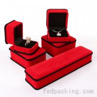 Jewellery Boxes In All Types - Velvet And Leather 