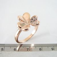 Alloy women's ring with crystal