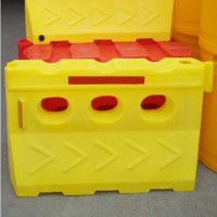 Plastic Protection Roadway Barriers / Safety Rolling Barrier / Pe Traffic Facility / Rotomolding