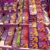 milka all flavours raspberry , Caramel , Oreo ,Raisins , Cherry 100g 