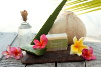 noesa Coconut soap (tropical handmade soap coconut oil based and Coconut Aroma)