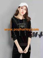 Factory wholesale woman sportswears and sports suits