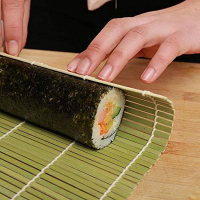 ROLL & CREATE BAMBOO SUSHI MAT / FOR PROFESSIONAL AND HOME USE / MADE IN VIETNAM