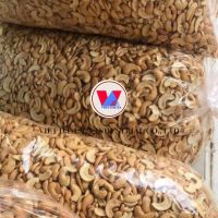 NATURAL CASHEW NUTS / WHOLE AND RAW / PERFECT FOR SNACKS AND COOKING / BEST VALUE / MADE IN VIETNAM 