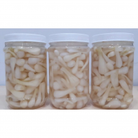 CANNED PICKLED LEEKS / CRUNCHY & TANGY / MADE WITH NATURAL INGREDIENTS / MADE IN VIETNAM