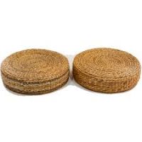 SUSTAINABLE WATER HYACINTH OTTOMAN / STYLISH SEATING / CLEAN LABEL / HANDMADE