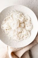 VEGETAL RICE NOODLE STRIPS / PURE SOURCING / CLEAN FORMULA / GUILT-FREE FOOD