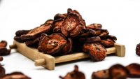 SUN-DRIED DOCYNIA SLICES / NON-GMO / ADDITIVE-FREE / VEGAN FRIENDLY