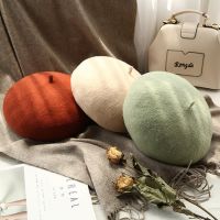 Wholesale pumpkin cap leisure woolen top quality pearl beret