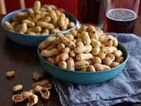 Raw peanuts in shell , fresh crop 2019 , high quality best price from Kenya