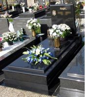 European Style India Black Granite Tombstone Cheap Tombstones
