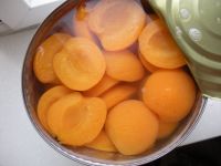 canned apricot