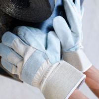 DDsafety 77+countries low-cost manufacturer industrial/home/construction gloves. Cow split leather.Full palm.White cotton back.Rubberized cuff.Half lining.