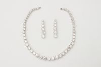 https://es.tradekey.com/product_view/American-Diamond-Party-Wear-Necklace-Set-9414567.html