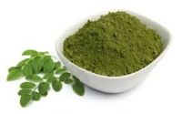 Clean dried moringa leaf powder
