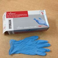 disposable nitrile examination gloves