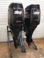 Used Suzuki 300HP 4-Stroke Outboard Motor Engine Motor is in excellent condition