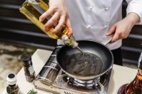 Buy bulk cooking oil ideal for commercial and industrial use