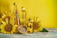 Cold-pressed crude sunflower oil for superior quality