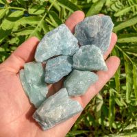 Raw Beryl stones for lapidary and decoration