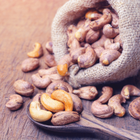 100% natural Cashew Nuts for home and industry use