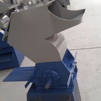 Compact Plastic crusher for crushing frame TV shell plastic pipe waste plastic door