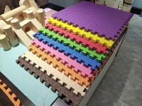 Foam interlock floor mats