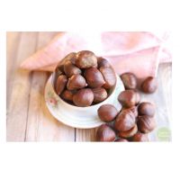 Sweet peeled and roasted chestnuts instant Opening chestnut