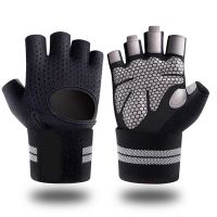 Weightlifting fitness gloves, breathable and anti-slip wrist guards, dumbbell sports half-finger gloves, thin summer models in stock