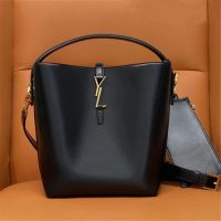 https://es.tradekey.com/product_view/2014-New-Designer-atilde-acirc-nbsp-fashion-High-end-Leather-Le-37-Women-Barrel-Bag-10279770.html