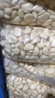 Peeled garlic
