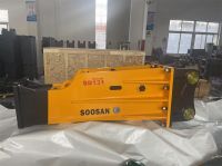 SOOSAN SB131 SIDE TYPE HYDRAULIC BREAKER to ATTACH to EXCAVATORS WITH HOSES CHISELS TOOL BOX NITROGENE CYLINDER