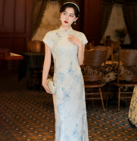 Chinese blue and white porcelain white cheongsam, Chinese style cheongsam, summer women's daily life