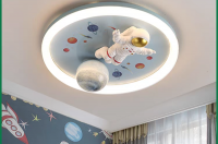 Astronaut-shaped LED eye-friendly ceiling lamp for children's bedroom