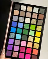 2025 Chic Luminous Multi-Finish Eyeshadow Palette