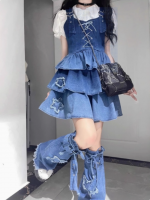 HereÃ¢s a stylish and descriptive English translation for the womenÃ¢s two-piece gradient blue denim set, tailored to highlight its trendy and feminine features:  &amp;amp;quot;Gradient Blue Denim Two-Piece Set: Spaghetti-Strap Denim Sundress + Laye