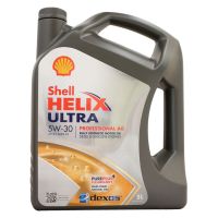 Motor oil packed in leakproof bottles and drums for secure global delivery