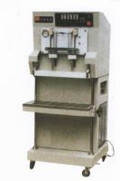 Vacuum gas-fulling packaging machine