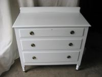 white chest of draws