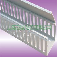 Wide slotted duct